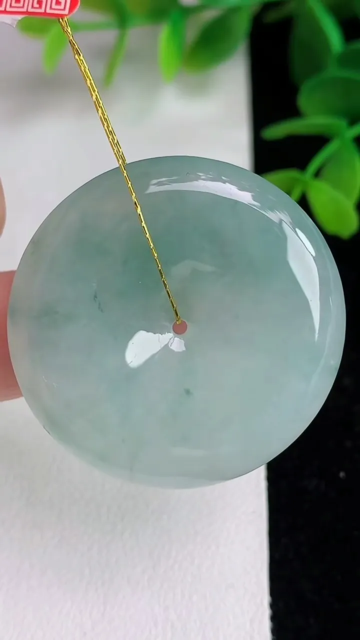 天然A货翡翠 飘花平安扣吊坠，尺寸36-5.8，重量:16.53g
6月10日