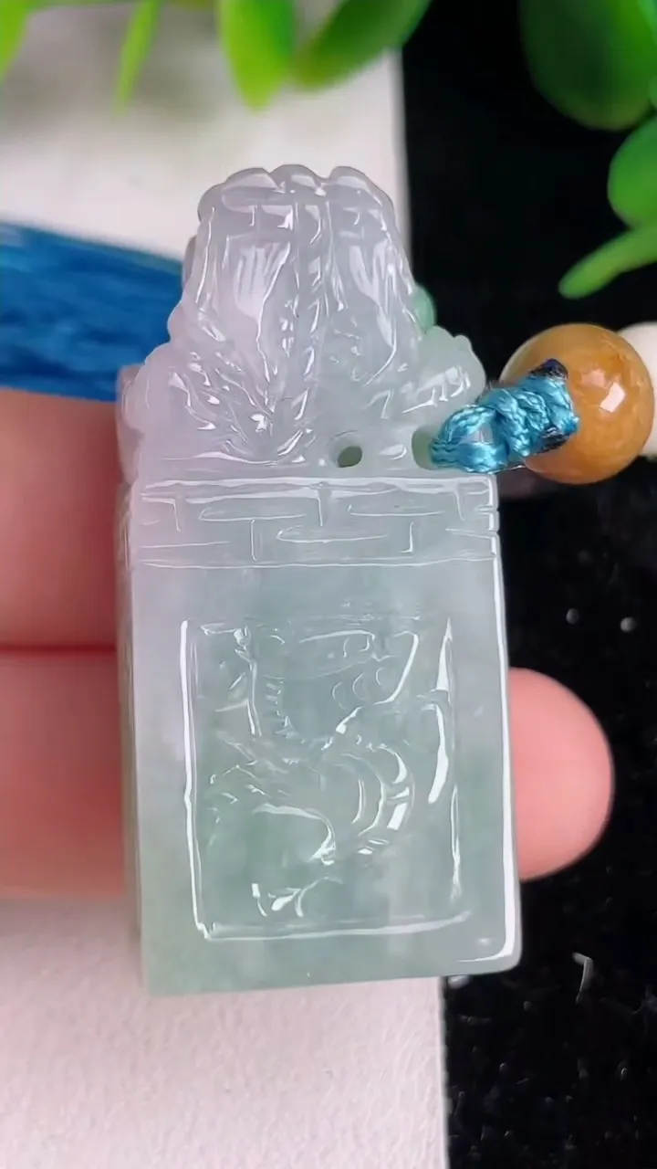 天然A货翡翠貔貅印章，尺寸42.8-20.2-13.2，重:31.22g
6月10日