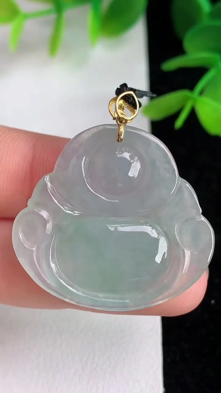 天然A货翡翠佛公吊坠，尺寸28.8-31.2-5.2，重量:6.98g
6月10日