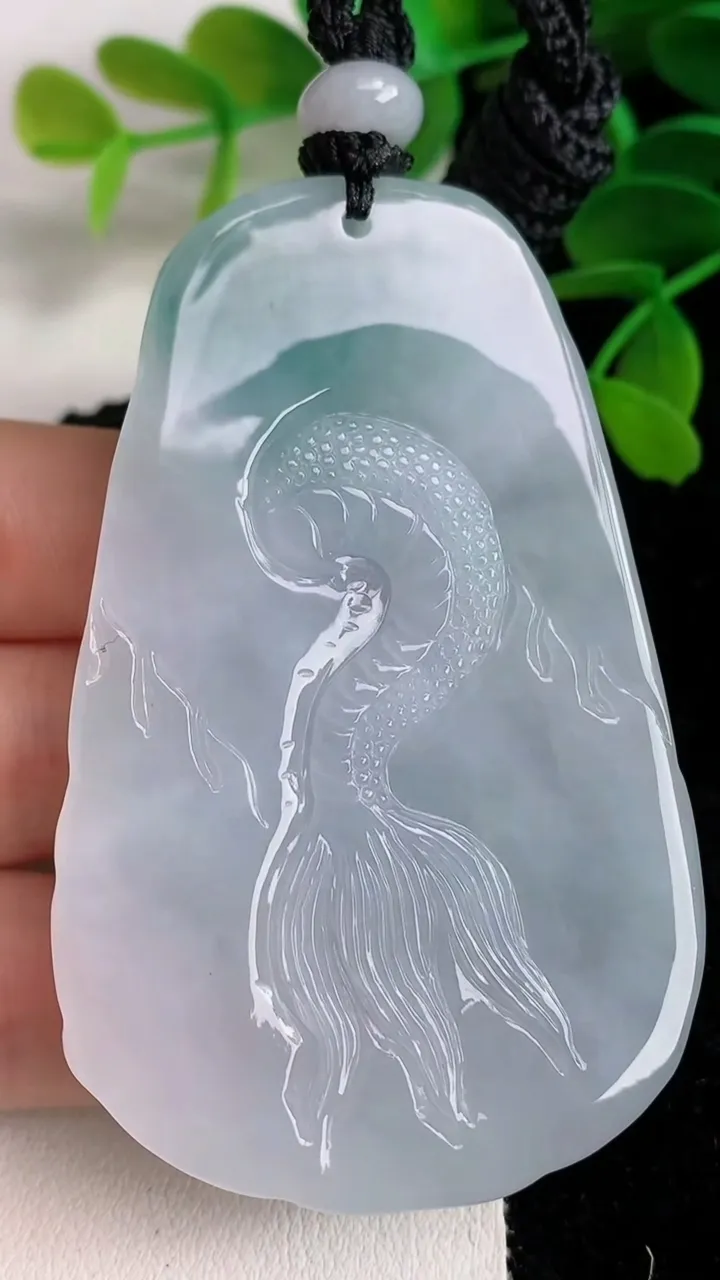 天然A货翡翠飘花龙牌吊坠 ，尺寸68-42.6-11，重量:59.48g
6月10日