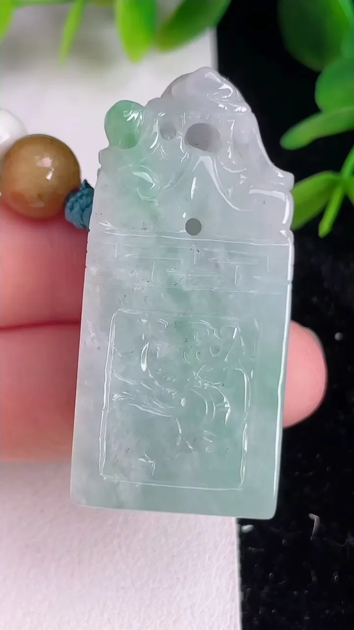 天然A货翡翠貔貅印章，尺寸42.8-20.2-13.2，重:31.22g
6月10日