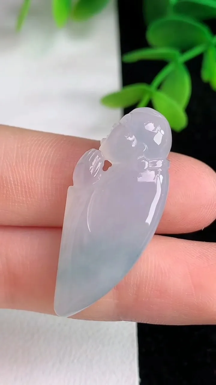 天然A货翡翠 飘花佛公吊坠，尺寸34.6-17.4-7.2，重量:7.16g
6月10日
