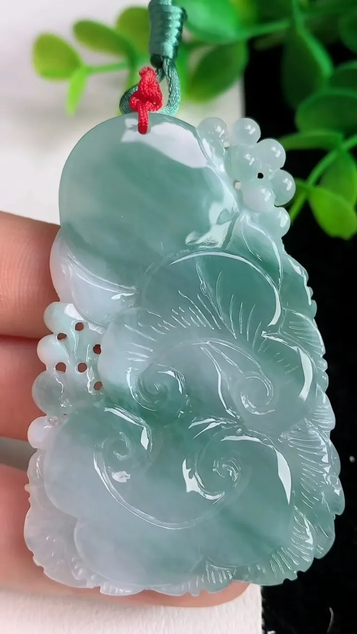 天然A货翡翠凤凰吊坠，尺寸60.2-39.8-6.6，重:32.10g
6月10日