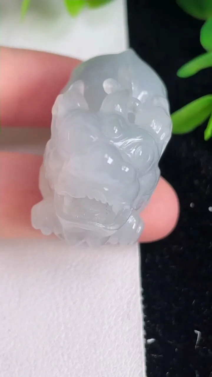 天然A货翡翠冰种貔貅吊坠，尺寸41-24.2-20，重:36.00g
6月10日