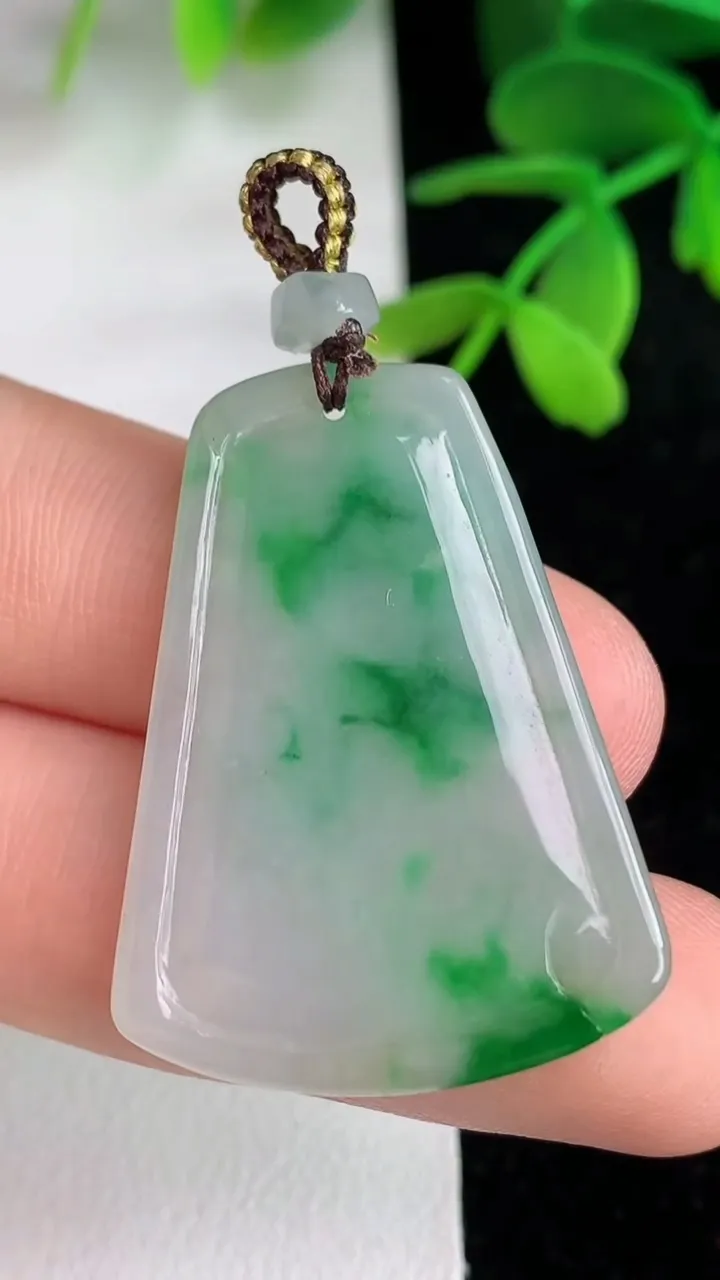 天然A货翡翠普贤菩萨吊坠，尺寸34.2-25-4.4，重量:6.95g
6月10日