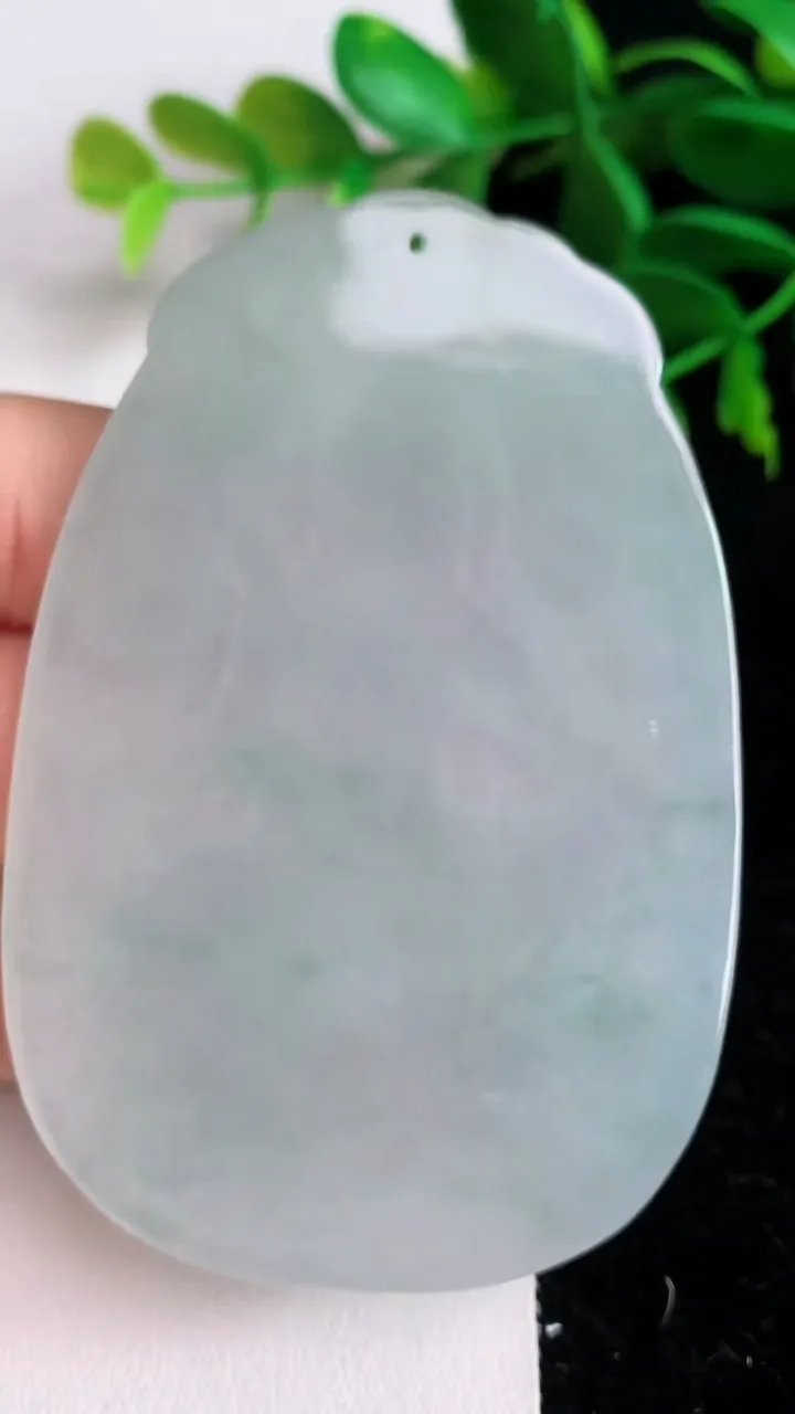 天然A货翡翠飘花文殊菩萨吊坠 ，尺寸74-49-5.5，重量:42.69g
6月10日