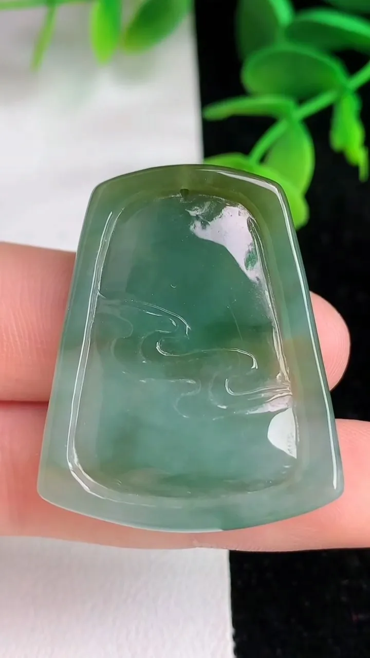 天然A货翡翠虚空藏观音菩萨吊坠，尺寸35.4-28-6，重量:11.45g
6月10日