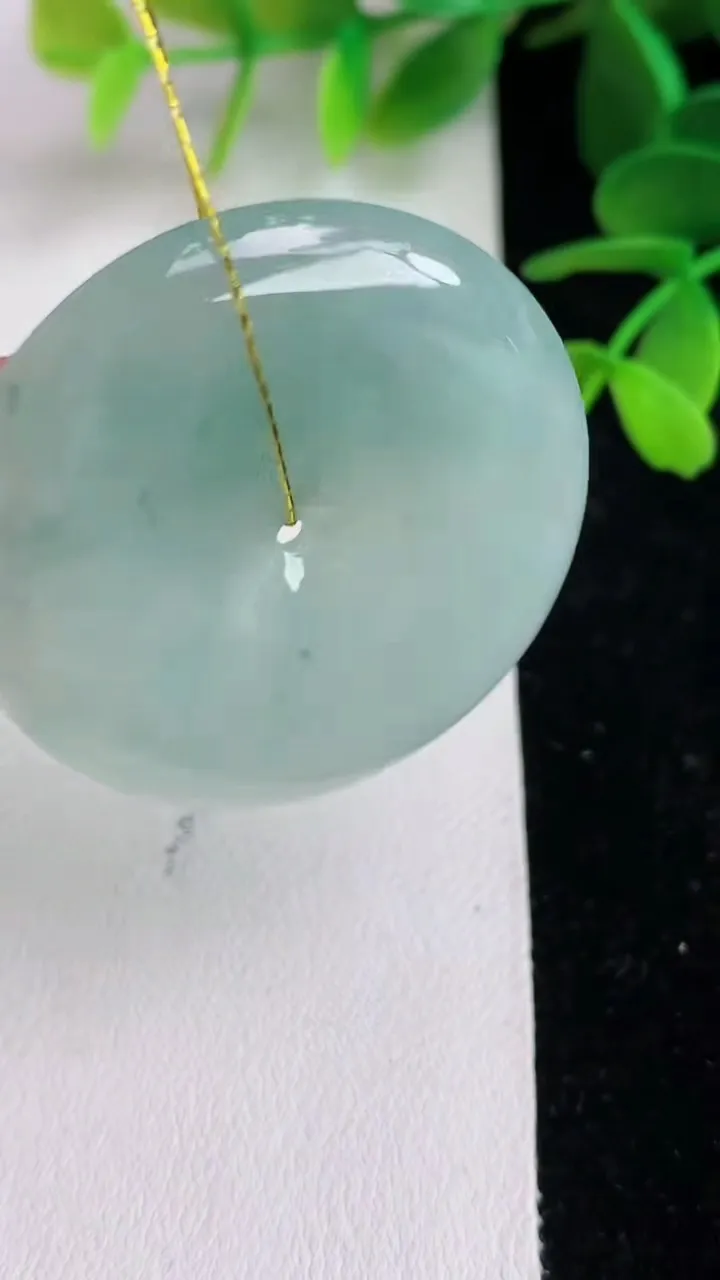 天然A货翡翠 飘花平安扣吊坠，尺寸36-5.8，重量:16.53g
6月10日