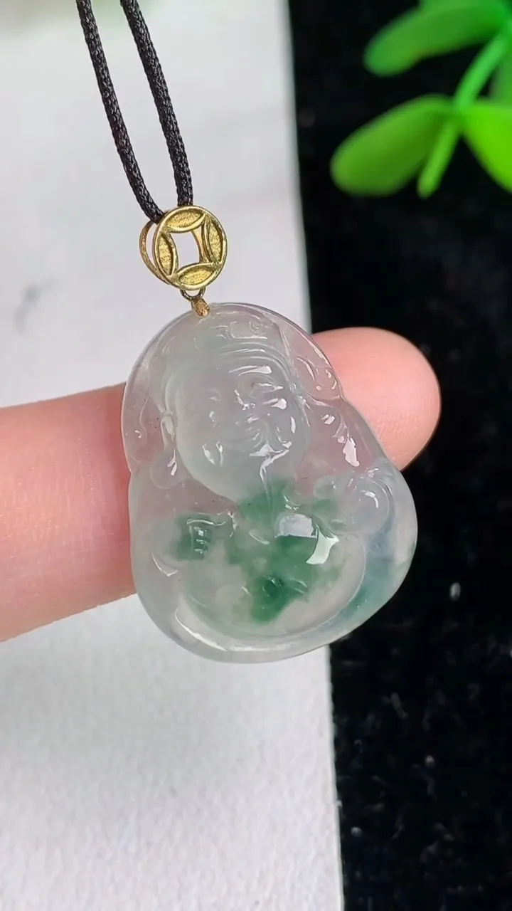 天然A货翡翠18k金飘花财神爷吊坠 ，尺寸22.4-18-5，重量:3.90g
6月11日