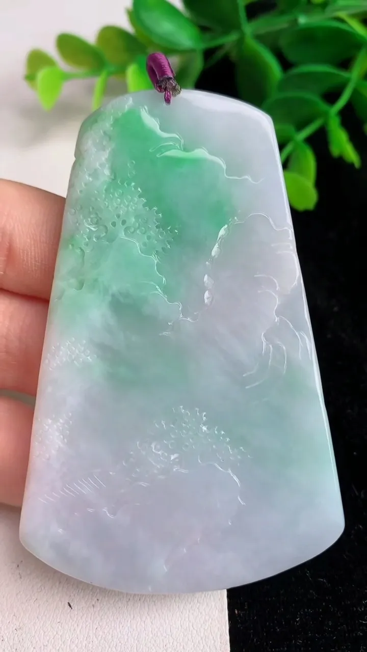 天然A货翡翠山水牌吊坠，尺寸73.7-45.6-5.2，重量:40.25g
6月11日