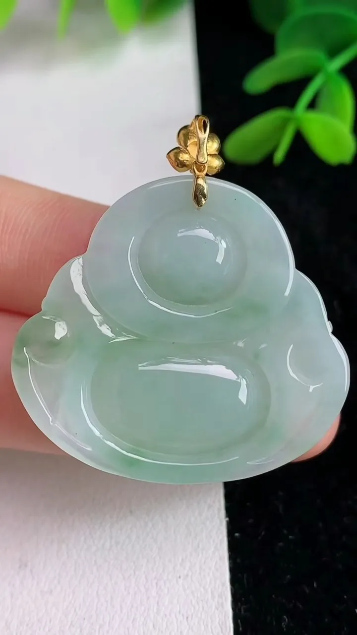 天然A货翡翠佛公吊坠 ，尺寸32-36.7-7.2，重量:13.32g
6月11日