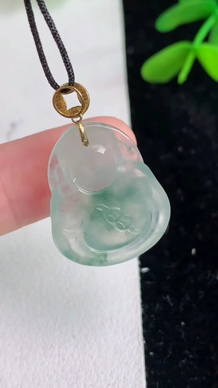 天然A货翡翠18k金飘花财神爷吊坠 ，尺寸22.4-18-5，重量:3.90g
6月11日