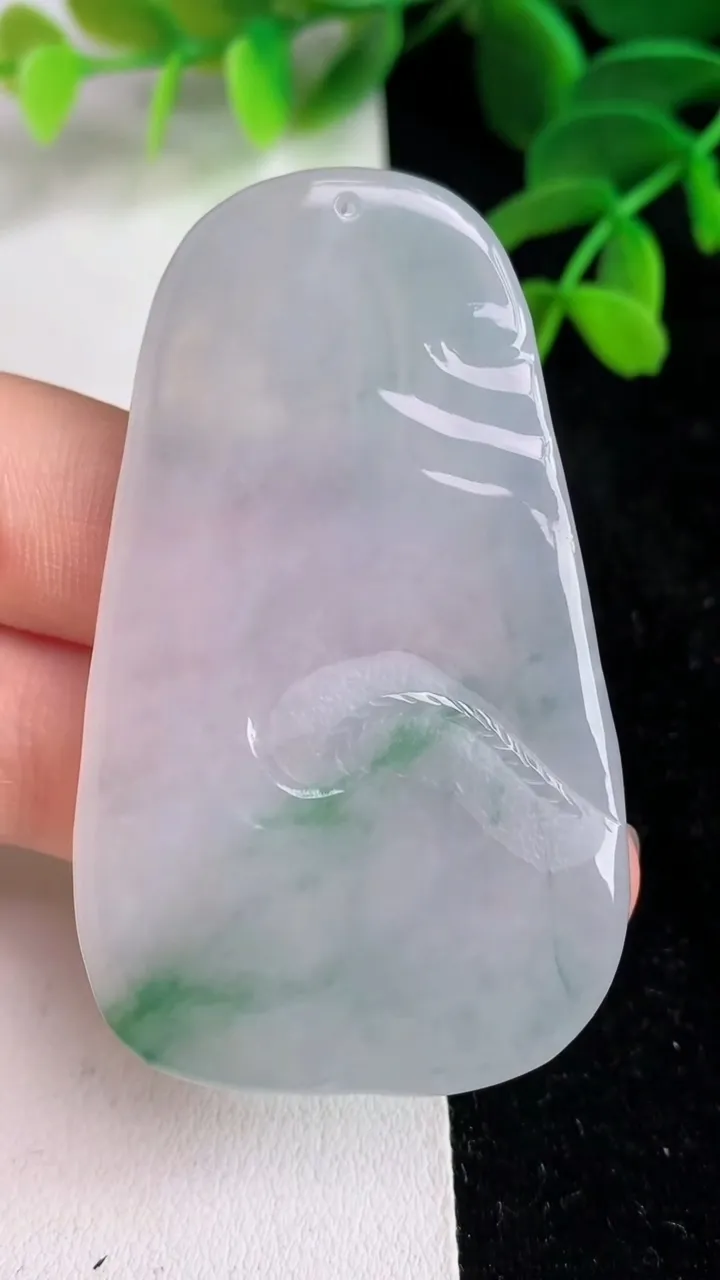 天然A货翡翠御龙观音菩萨吊坠，尺寸59.2-35-5，重量:25.22g
6月11日