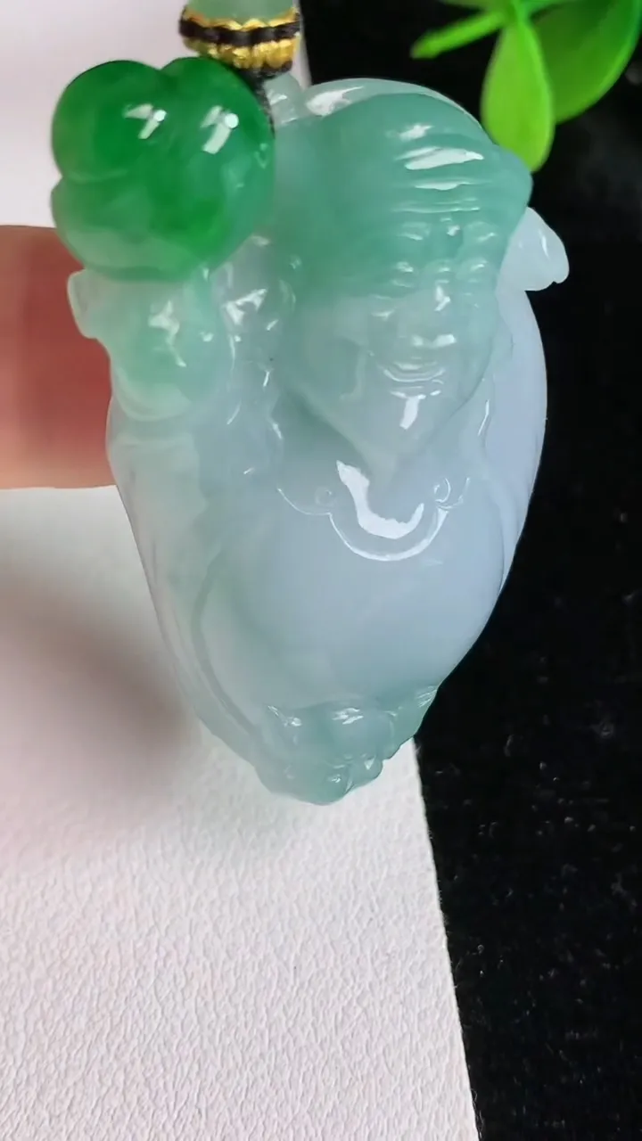 天然A货翡翠财神爷吊坠，尺寸48.6-28-17，重量:31.16g
6月12日