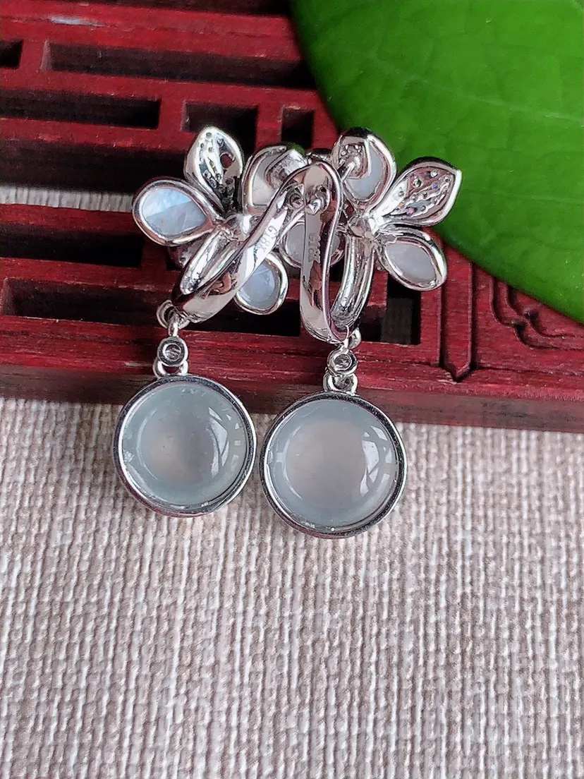 天然A货翡翠18K金伴钻镶嵌白月光蛋面耳坠 尺寸10.2×5mm 重量6.22g 0611