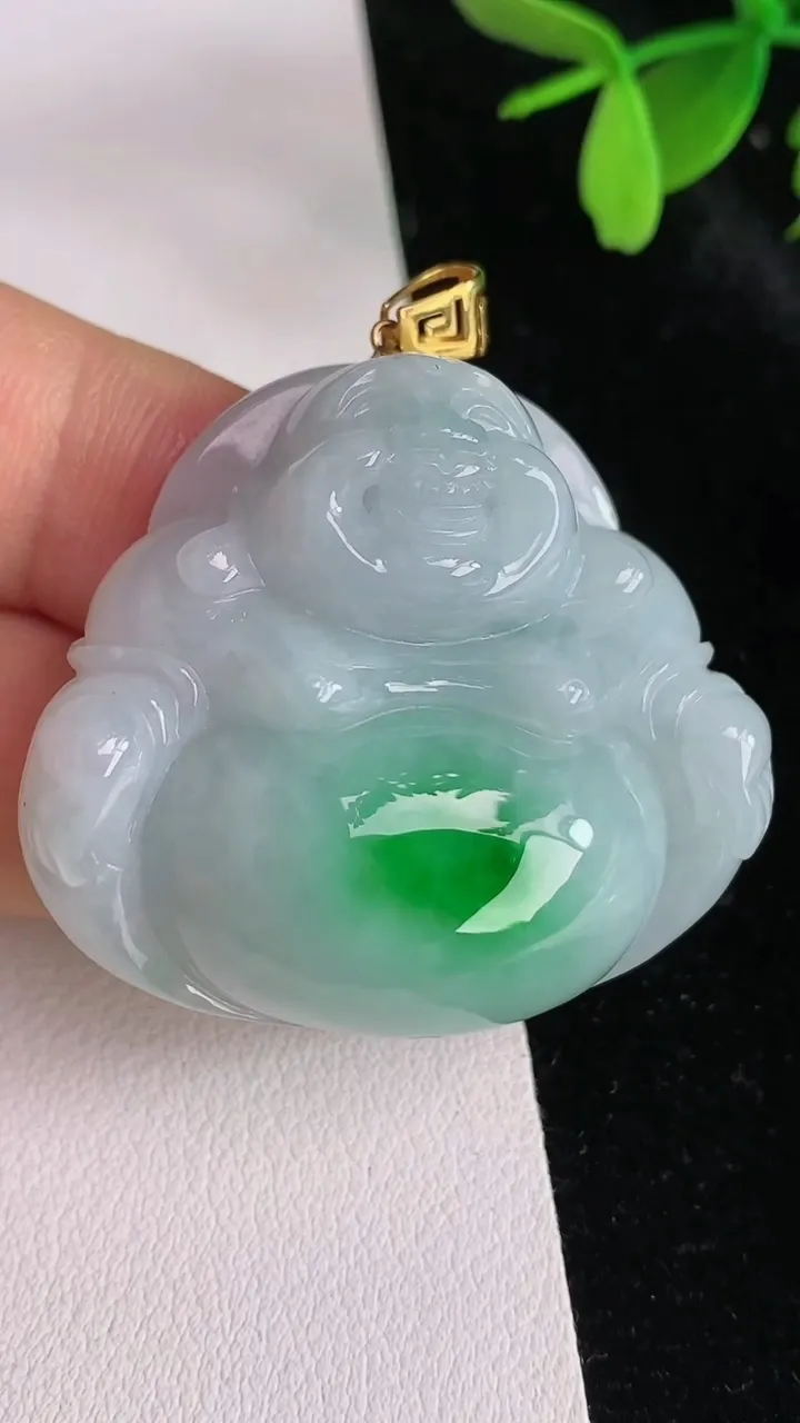 天然A货翡翠佛公吊坠，尺寸35.3-40-12.4，重量:29.69g
6月12日