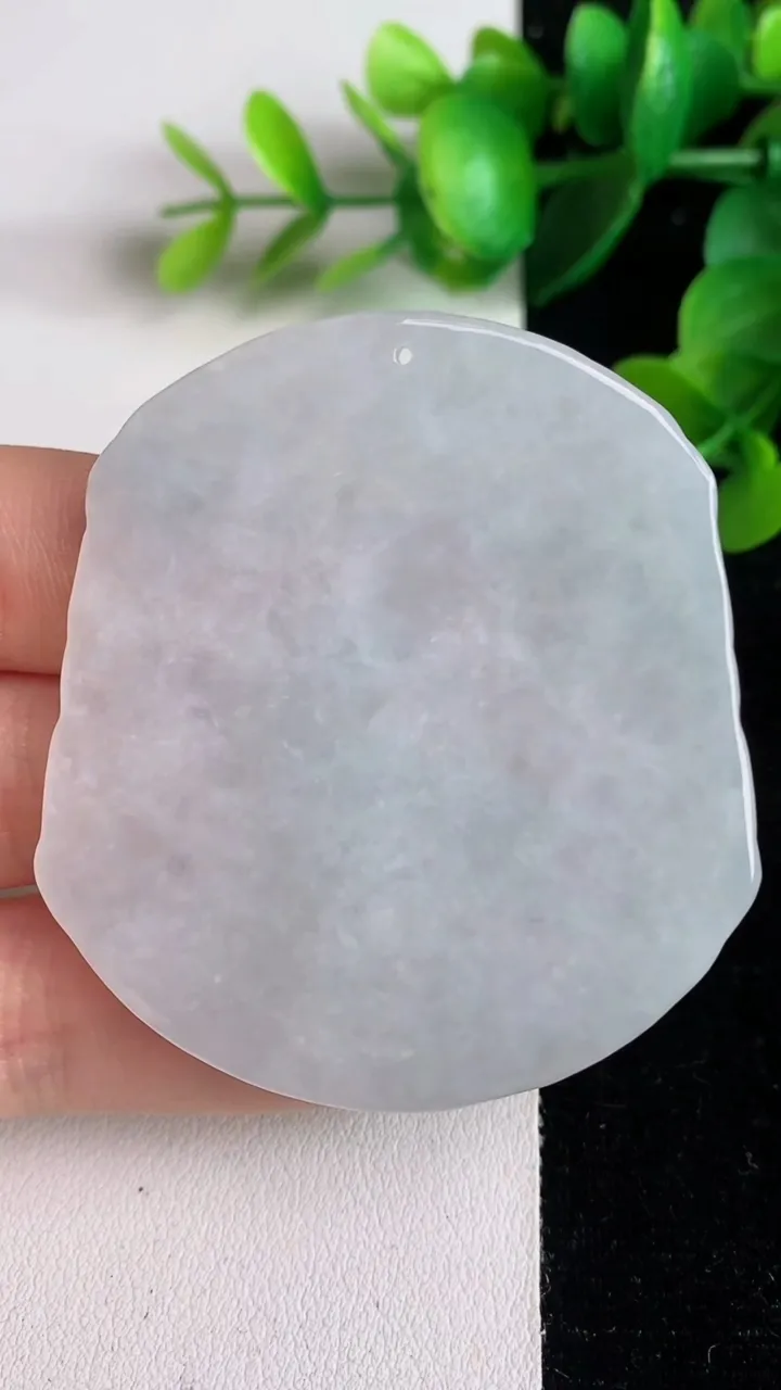 天然A货翡翠生肖羊吊坠，尺寸53.8-48.8-4.8，重:23.00g
6月12日