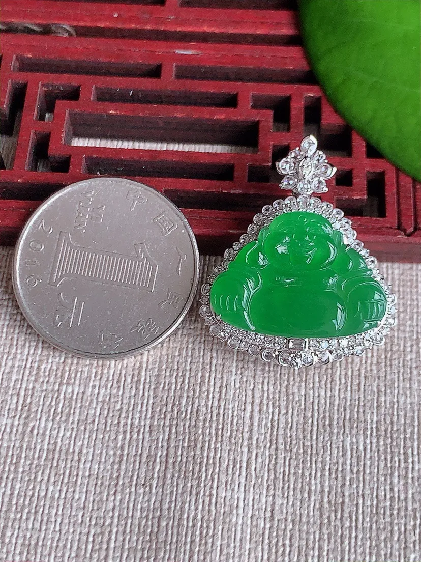 天然A货翡翠18K金伴满绿佛公吊坠尺寸30.4×25.3×10.2裸石15.7×22m量5.56g 0611