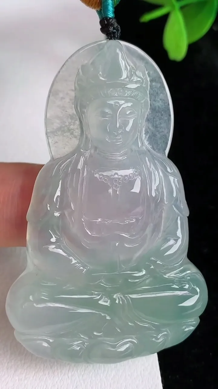天然A货翡翠观音菩萨吊坠，尺寸55.6-36.2-4.5，重量:18.30g
6月12日