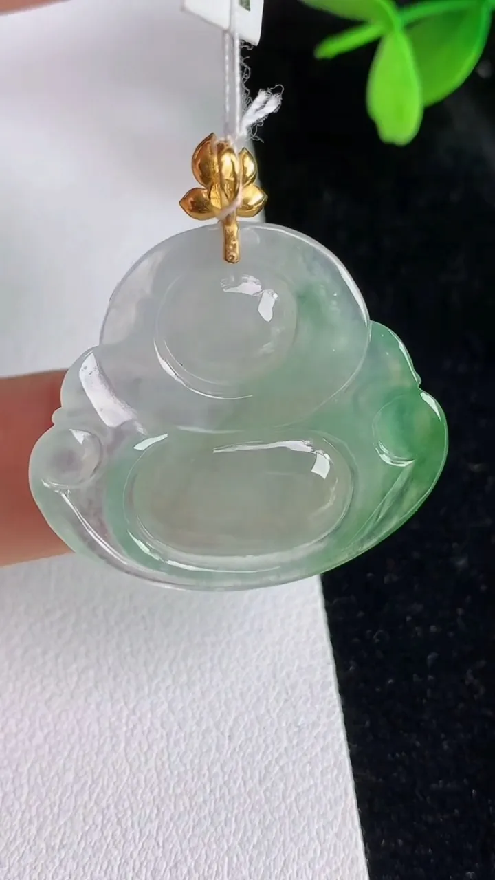 天然A货翡翠佛公吊坠，尺寸27.4-30.8-5.2，重量:7.14g
6月12日