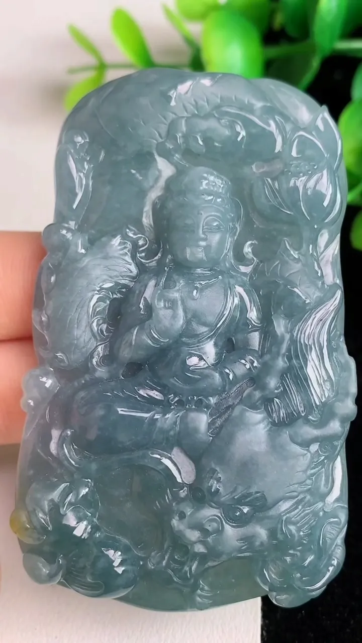 天然A货翡翠蓝水祥龙观音菩萨吊坠，尺寸72.3-43.7-8.5，重:54.10g
6月12日