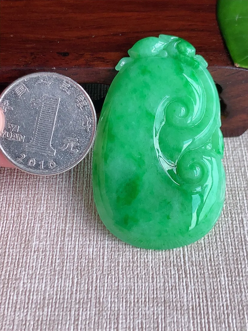 天然A货翡翠满绿大如意吊坠尺寸51.4×31.2×5.3m量17.40g 0611
