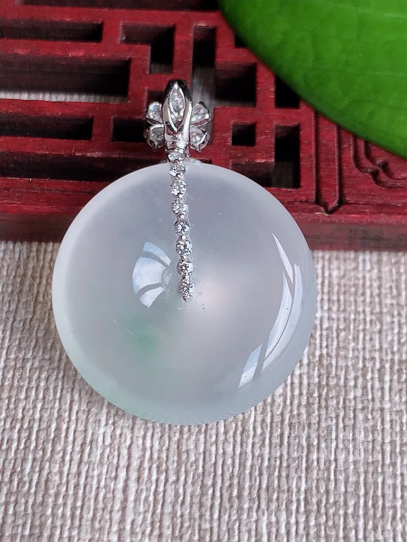 天然A货翡翠18K金伴飘花平安扣吊坠尺寸32.8×24.4×6.3m量8.77g 0611