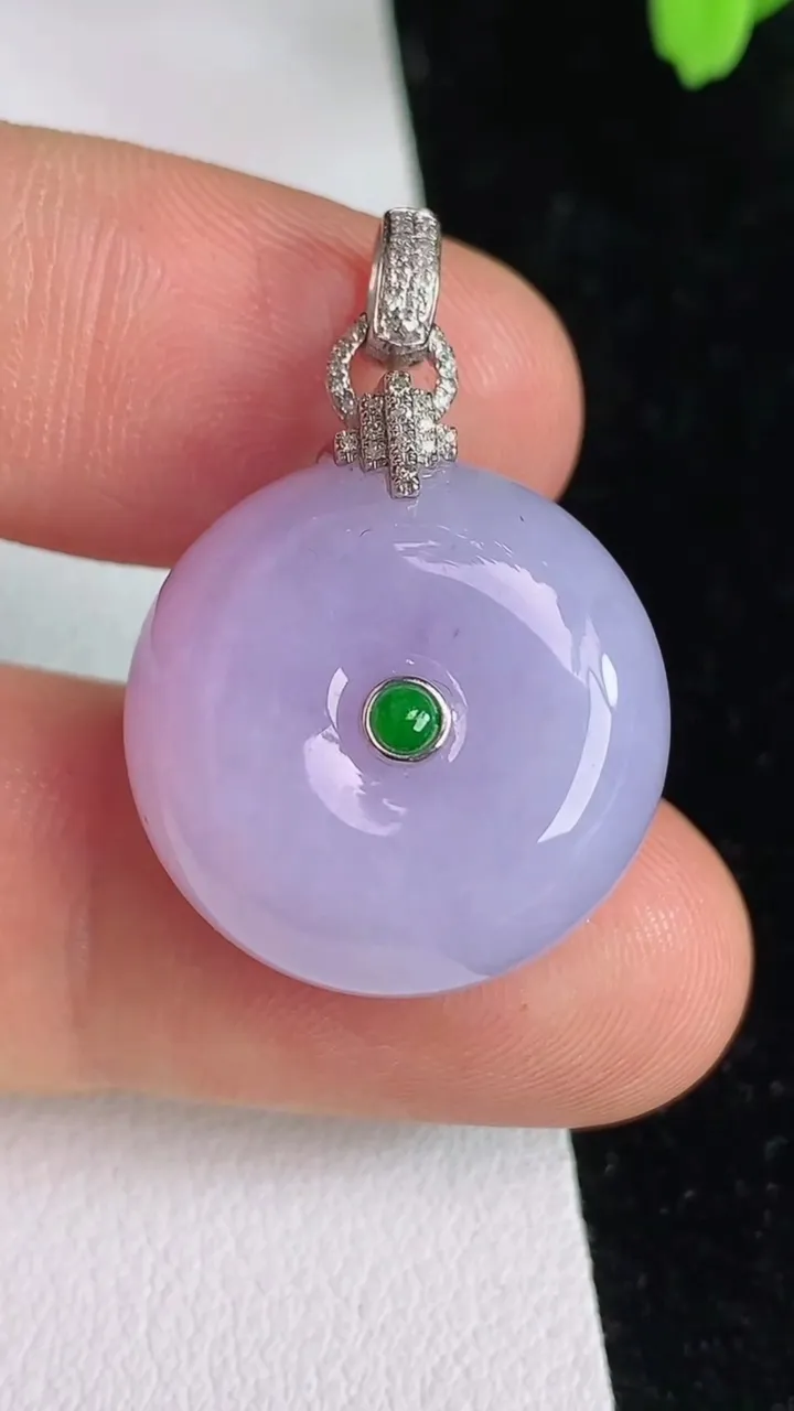 天然A货翡翠k金紫罗兰平安扣吊坠，尺寸20.7-11.4，重量:11.54g
6月12日
