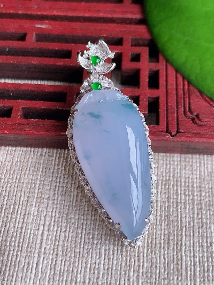 天然A货翡翠18K金伴紫罗兰飘花福瓜吊坠尺寸44.5×16.6×10.6裸石30.5×14.3m量9.10g 0611