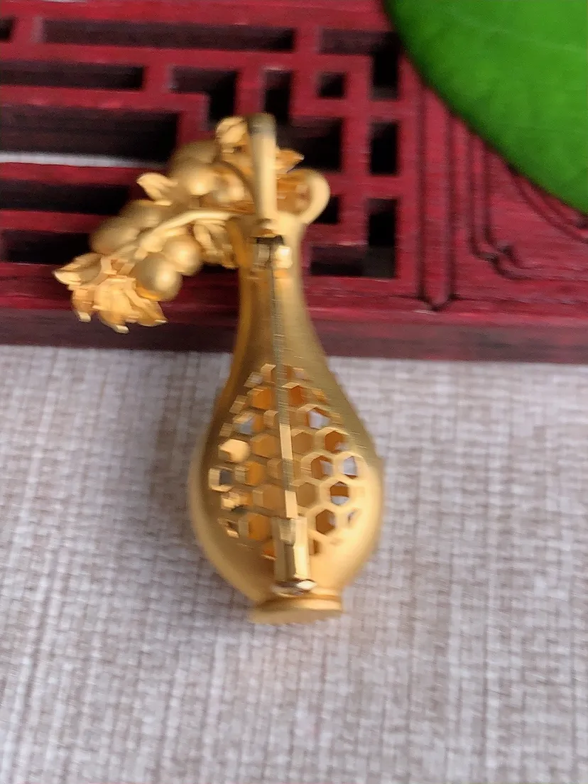 天然A货翡翠18K金伴阳绿水滴如意花瓶吊坠两用款尺寸39.2×13.4×10.8裸石18×5.6m量