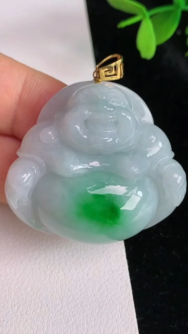 天然A货翡翠佛公吊坠，尺寸35.3-40-12.4，重量:29.69g
6月12日