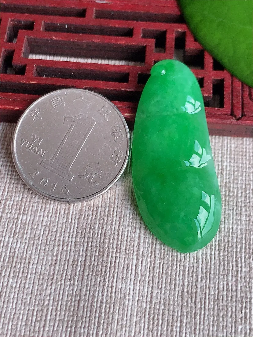 天然A货翡翠阳绿四季豆福豆平安豆镶嵌件尺寸41.8×16.8×6.5m量7.87g 0611