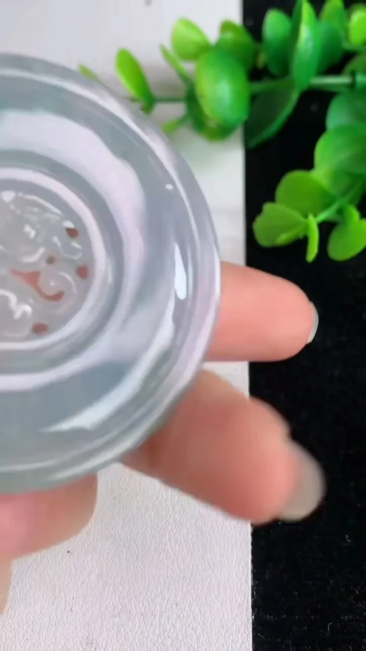 天然A货翡翠飘花龙牌吊坠，尺寸54.5-6，重:31.52g
6月12日