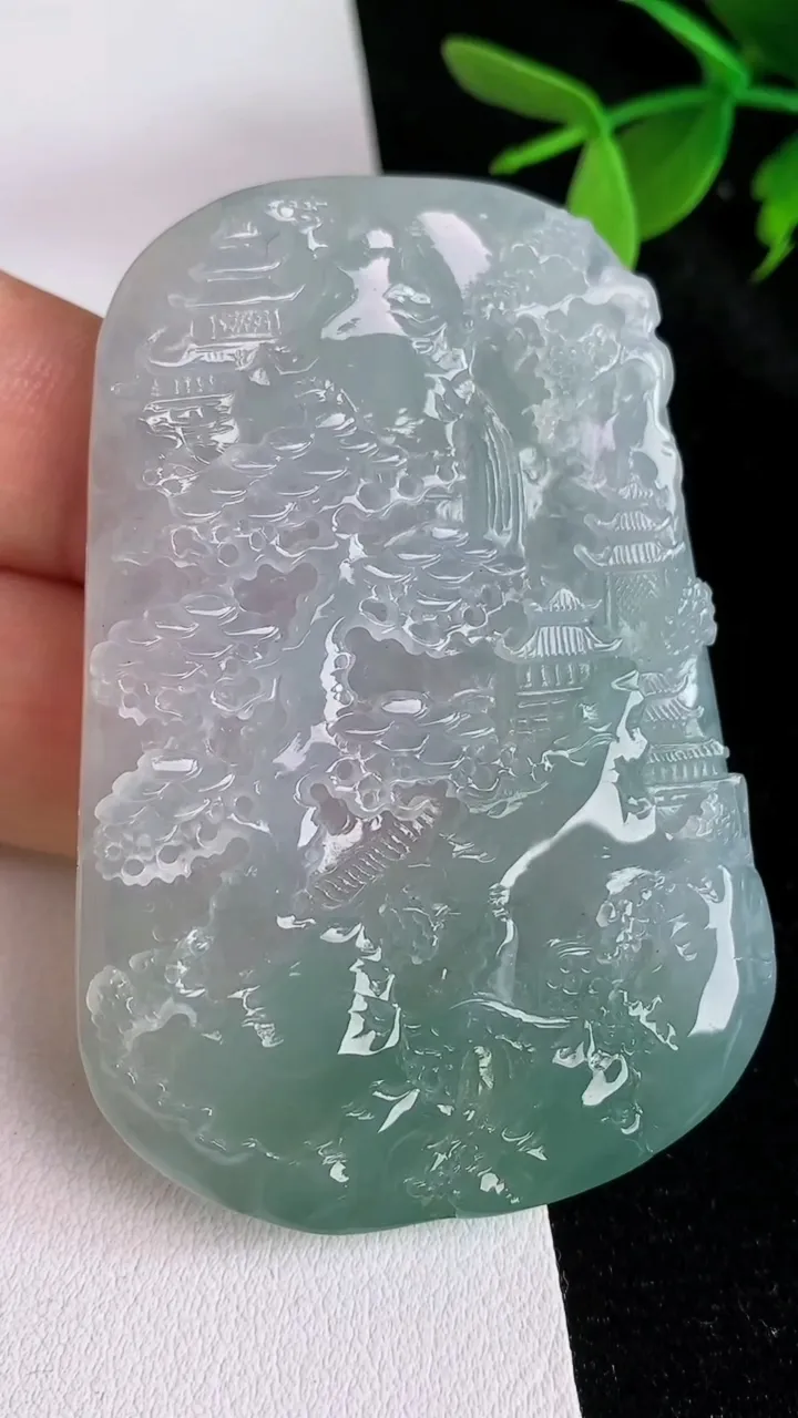 天然A货翡翠飘花山水牌吊坠，尺寸62-42.4-6，重量:37.85g
6月12日