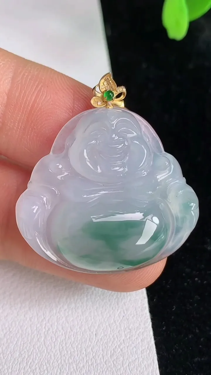天然A货翡翠k金飘花佛公吊坠，尺寸26.7-30-6，重量:7.82g
6月12日