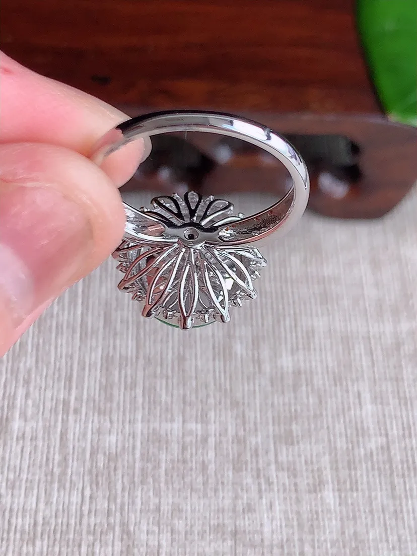 天然A货翡翠18K金伴钻镶嵌甜绿蛋面戒指 圈口17.6裸石尺寸12×11.2mm 重量4.70g 0611