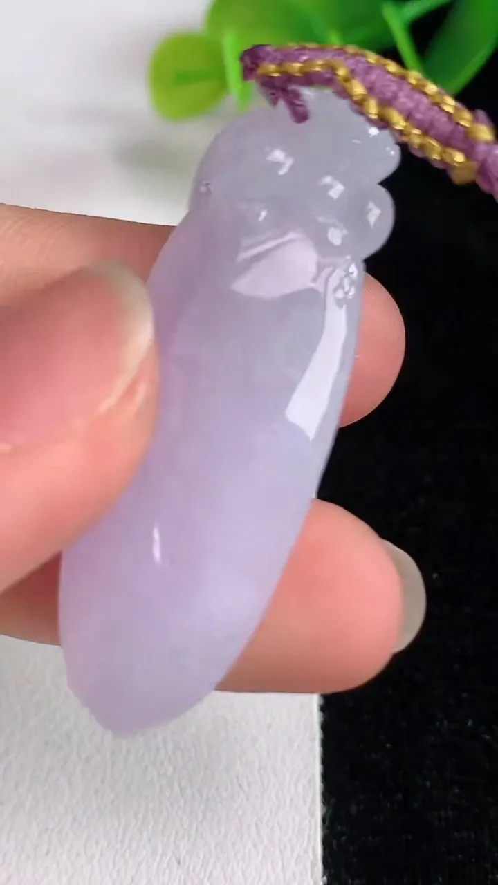 天然A货翡翠紫罗兰福瓜吊坠，尺寸46-15.2-8.6，重量:10.40g
6月13日