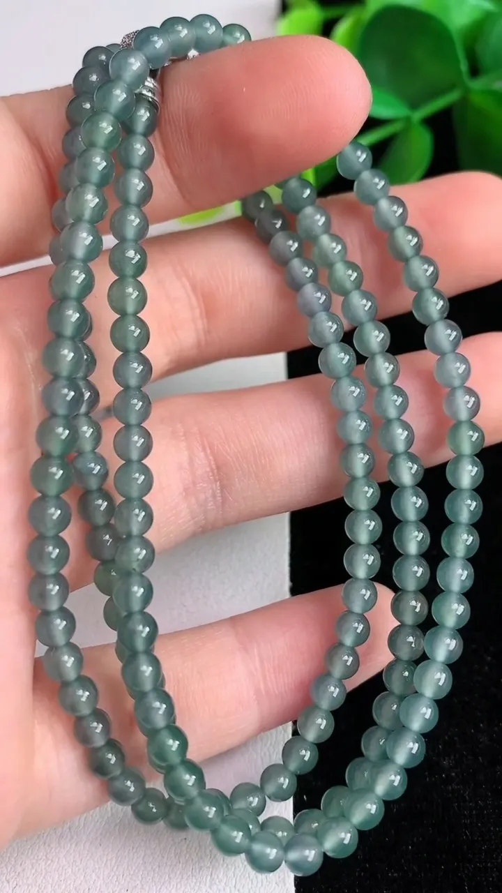 天然A货翡翠货蓝水小米珠项链154颗，尺寸4，重:17.46g6月13日
工厂直销收藏佳品,种好水足，色泽均匀，有种有色，上手高大气！