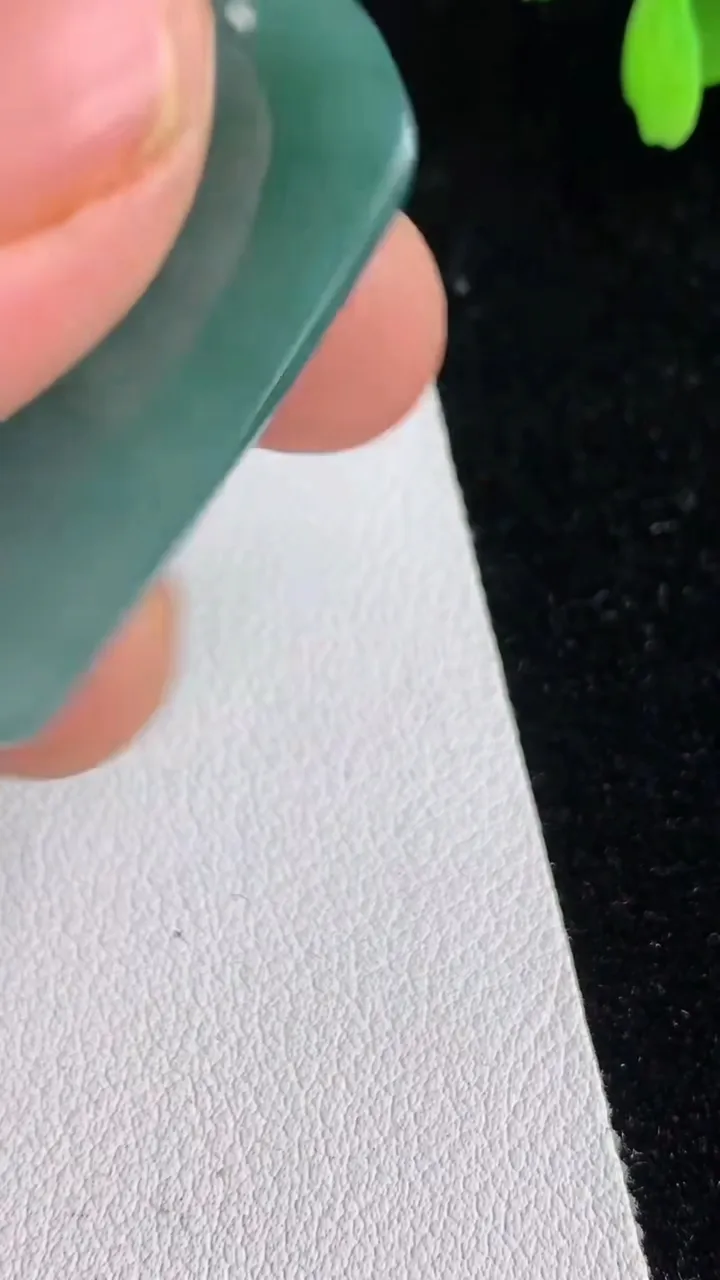 天然A货翡翠蓝水生肖羊吊坠，尺寸36.5-23.6-5.7，重:9.20g
6月13日