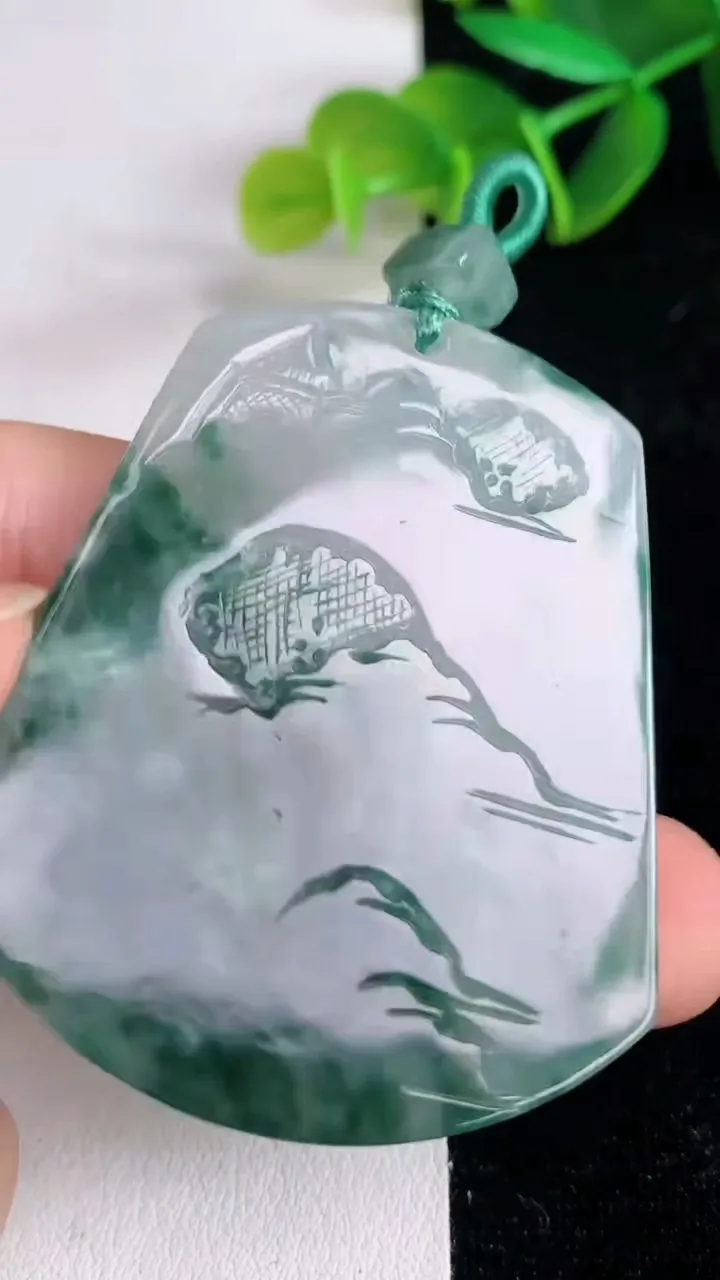 天然A货翡翠山水牌吊坠，尺寸51-40.4-5.4，重量:27.06g
6月14日