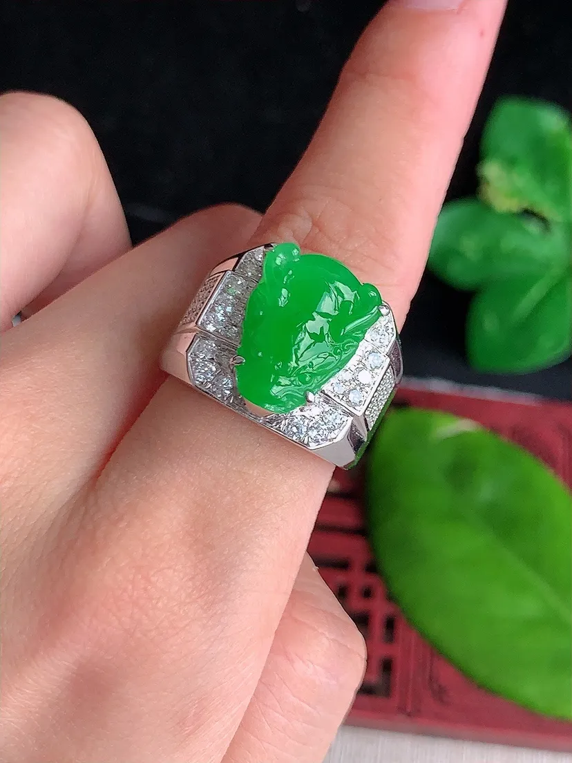 天然A货翡翠18K金伴钻镶嵌阳绿龙头戒指 圈口19裸石尺寸15.5×12.5mm 重量11.70g 0611