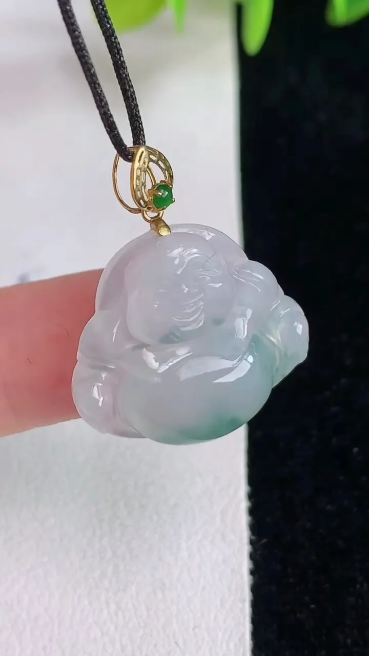 天然A货翡翠k金飘花佛公吊坠，尺寸20-21-6，重量:3.66g
6月13日