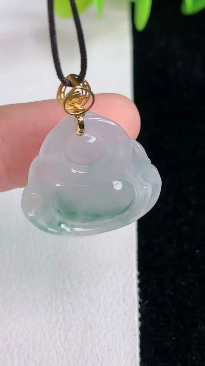 天然A货翡翠k金飘花佛公吊坠，尺寸20-21-6，重量:3.66g
6月13日