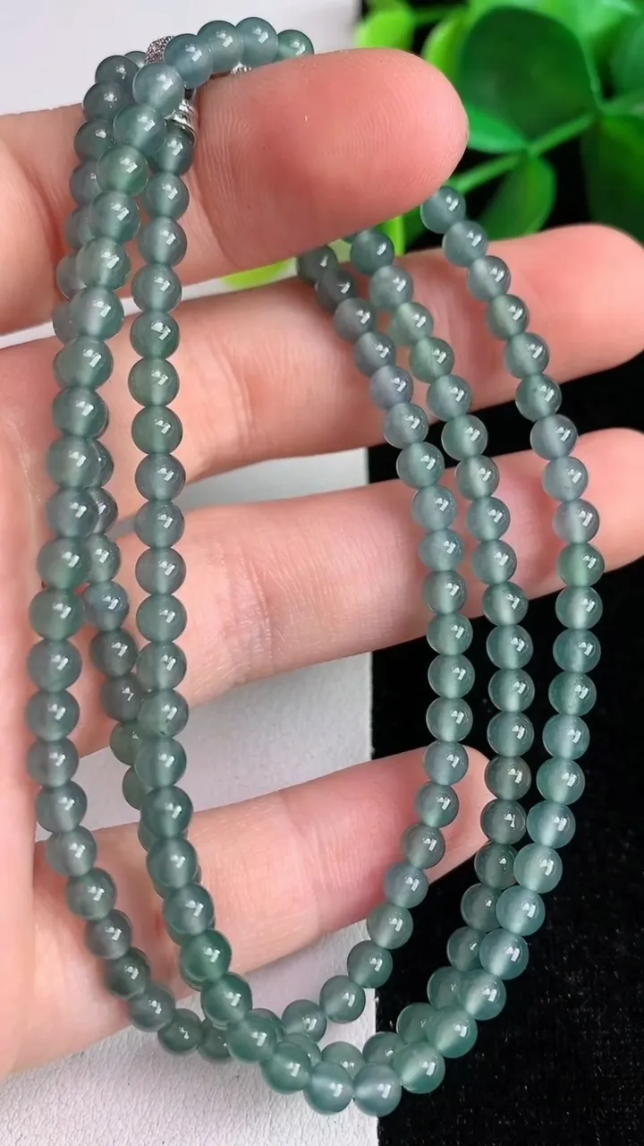 天然A货翡翠货蓝水小米珠项链154颗，尺寸4，重:17.46g6月13日
工厂直销收藏佳品,种好水足，色泽均匀，有种有色，上手高大气！