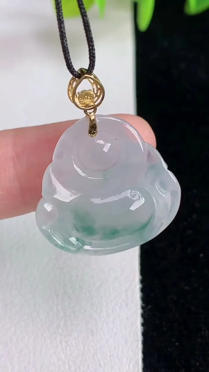 天然A货翡翠k金飘花佛公吊坠，尺寸20-21-6，重量:3.66g
6月13日
