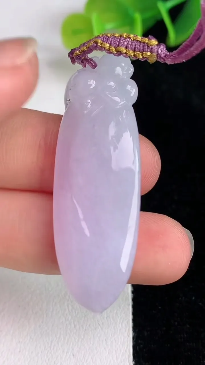 天然A货翡翠紫罗兰福瓜吊坠，尺寸46-15.2-8.6，重量:10.40g
6月13日