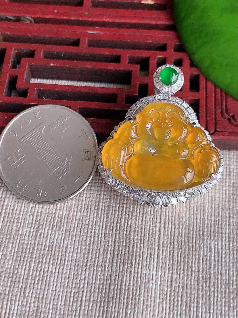 天然A货翡翠18K金伴黄翡佛公吊坠尺寸34×29.8×12.3裸石20×26.8m量12.30g 0611