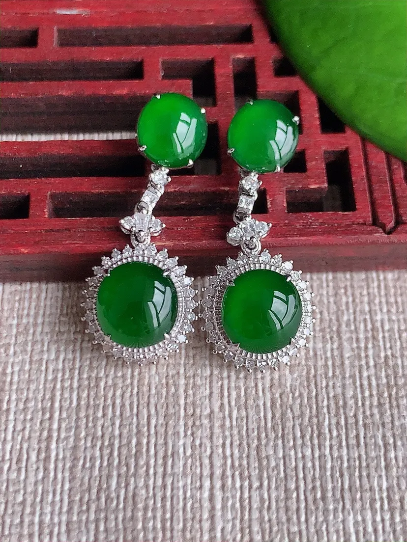 天然A货翡翠18K金伴钻镶嵌满绿蛋面耳坠 尺寸7.8×7.2×7mm 重量5.00g 0612