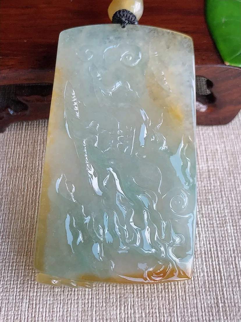 天然A货翡翠飘黄翡秦叔宝吊坠尺寸68.3×38.4×11m量65.69g 0611