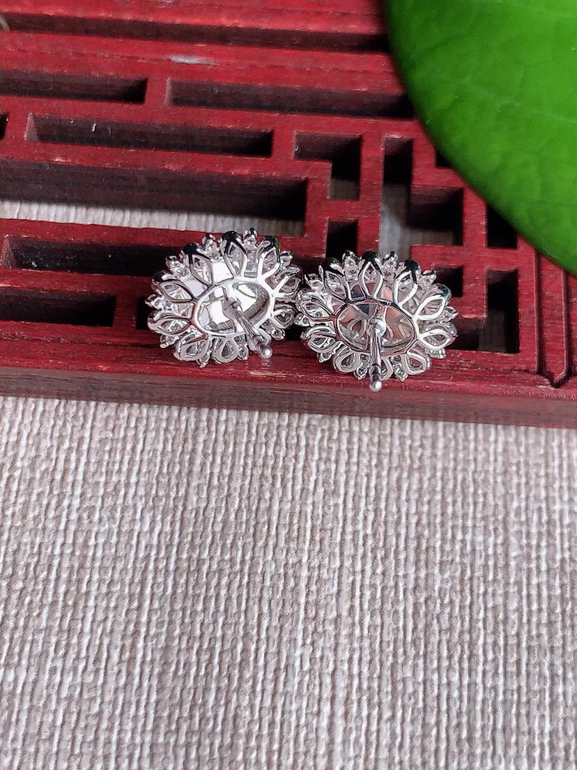 天然A货翡翠18K金伴钻镶嵌阳绿蛋面耳钉 尺寸8.2×6mm 重量2.63g 0611